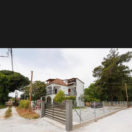 Apartment Gk Houses#4 *